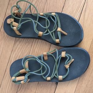 Teva Voya infinity sandals, size 6